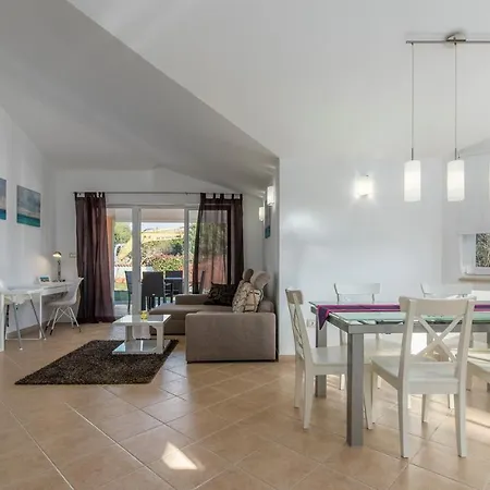 Luna Villa
