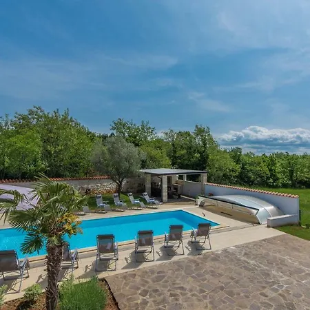 Luna Villa *